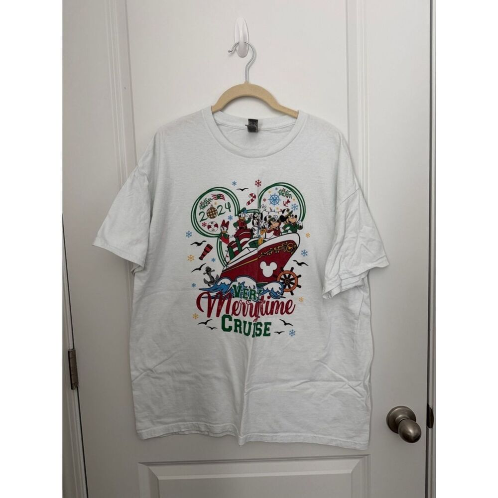 Gildan White Holiday 'Merritime Cruise' Short Sleeve Tee